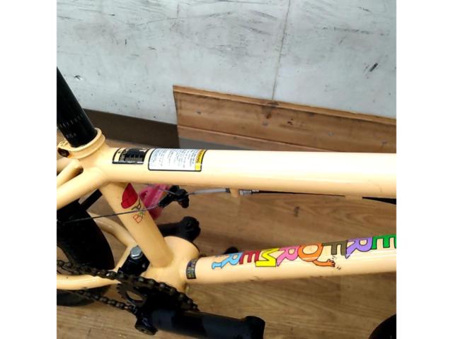 ※センタースタンド付属 GT BIKES PERFORMER 18インチ シングルギア キッズBMX ベージュ