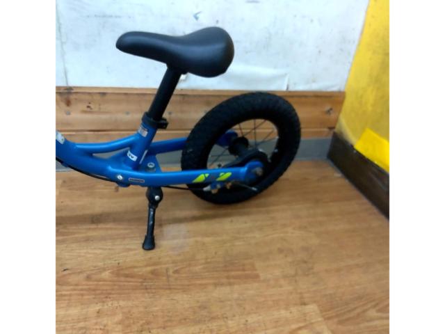 ※道交法上遊具扱いのため公道走行不可 サイクルベースあさひ LOG KICKER 12インチ バランスバイク ブルー
