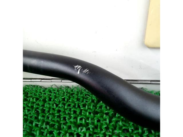 KONA 型番不明 Φ31.8mm 幅680mm アルミライザーバー