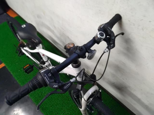 LOUIS GARNEAU LGS-J24 24×1.95インチ 3×7s アルミキッズ自転車 ホワイト