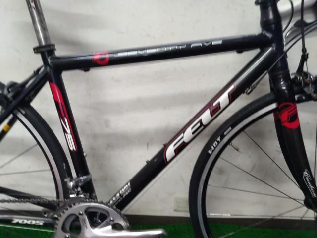 FELT F75ブルホーン仕様 2002年モデル 105組 700×28C 2×10s アルミロードバイク ブラック サイズ:46 参考サイズ:167-172cm