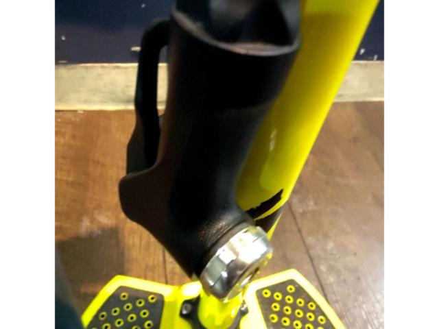 SPECIALIZED AirTool フロアポンプ イエロー