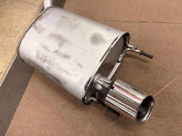 Toyota
Mark X
130 system
2.5L
Genuine muffler