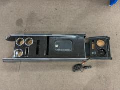 LEGANCE ハイエース 200系 ナロー(標準ボディ)用 インテリアセンターコンソールボックス