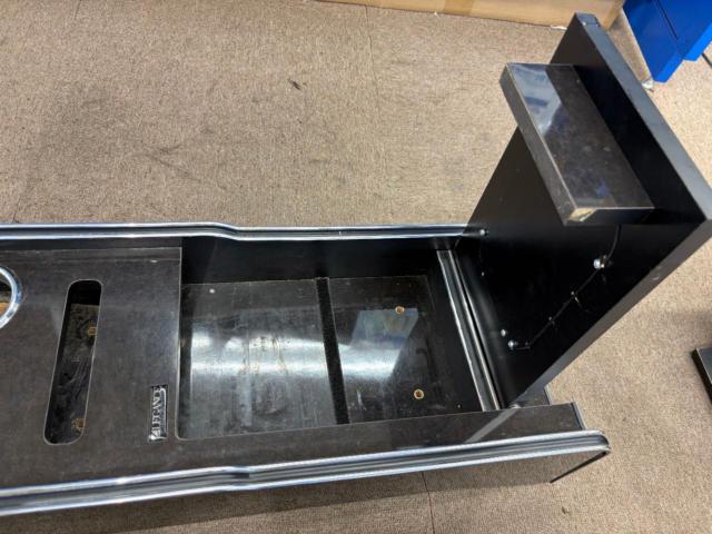 LEGANCE ハイエース 200系 ナロー(標準ボディ)用 インテリアセンターコンソールボックス
