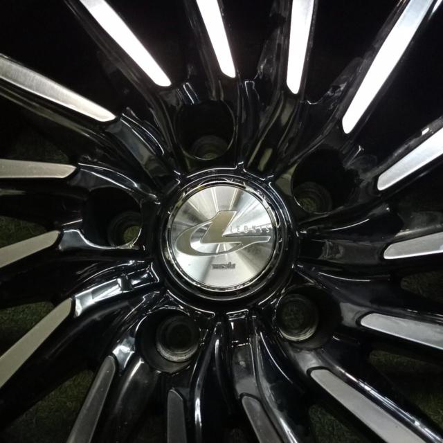 weds LEONIS CH
Fin-type aluminum wheels + Goodyear Efficient
Grip
confort
Manufactured in 2024