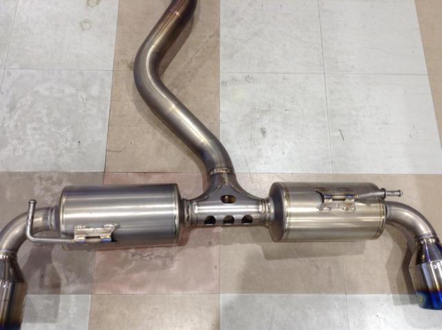 GANADOR All Titanium Exhaust System GDE-414TBL
■GR
Yaris
Standard bumper-only