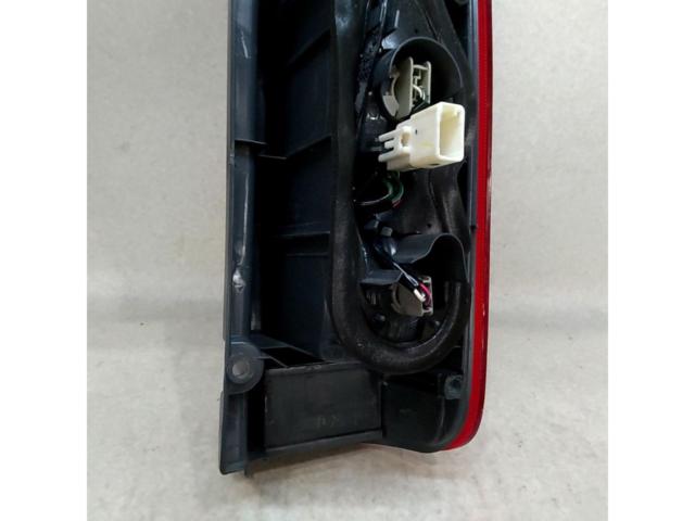 【トヨタ純正】200系1-3型ハイエース純正テールレンズ ※左側のみ