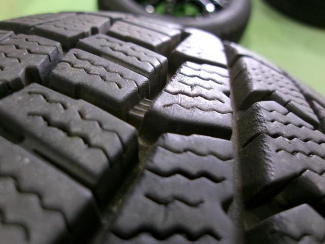DUNLOP
WINTER
MAXX
WM02
+
BLEST
BAHNS
TECH
JIZELIS
FV