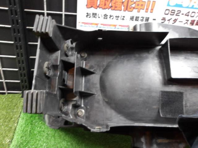 【HONDA】純正 リアインナーフェンダー CB1000SF SC30 1993年外し