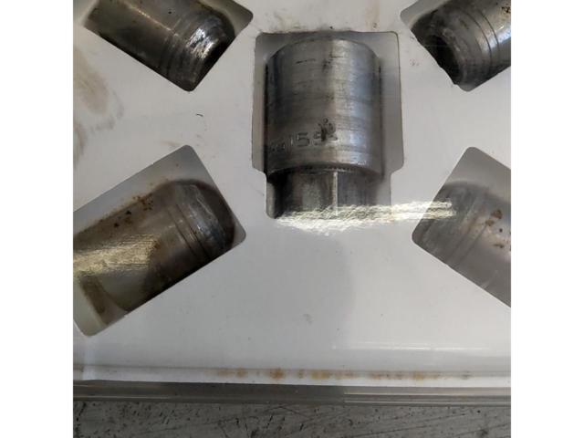 SUBARU / Subaru
Genuine optional wheel lock nuts (McGard brand)
M 12 x P 1 .25