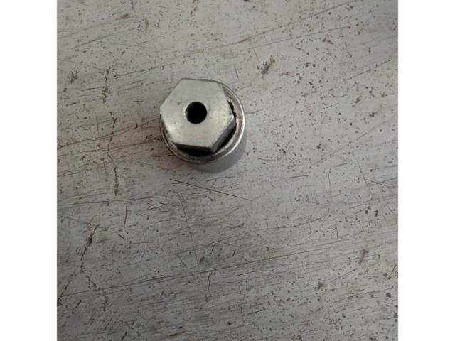 SUBARU / Subaru
Genuine optional wheel lock nuts (McGard brand)
M 12 x P 1 .25