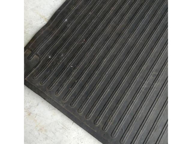 PARA  MAT   荷台ゴムマット 【ハイラックス/GUN125】