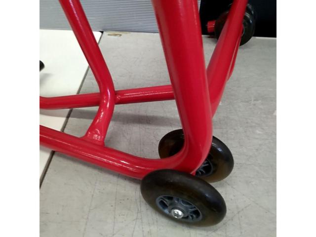 J · TRIP
JT-136RD
Cantilever roller stand / For 17-inch wheels only
[DUCATI
796 series, 848 series, etc.