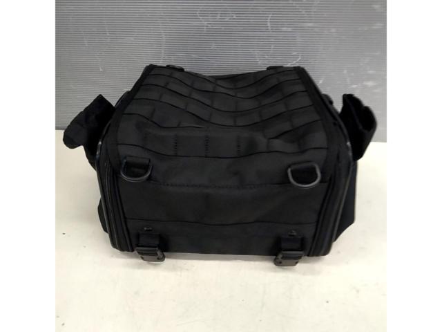 Y'SGEAR
Touring Seat Bag S
Q5K-DAY-Y01-015
Capacity: 20-26 L