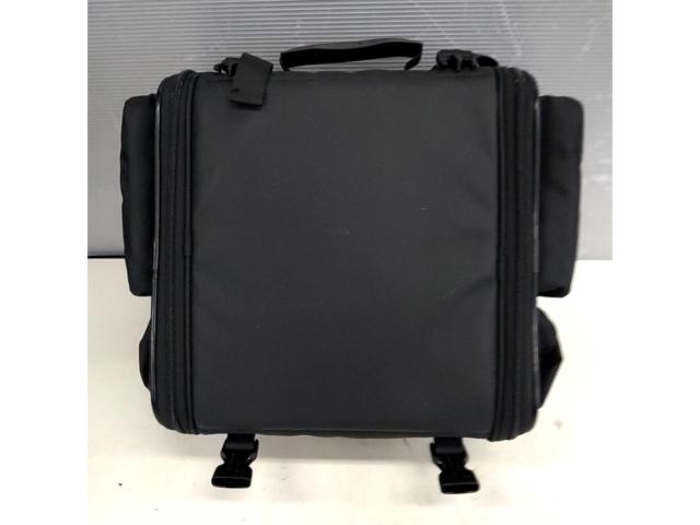 Y'SGEAR
Touring Seat Bag S
Q5K-DAY-Y01-015
Capacity: 20-26 L