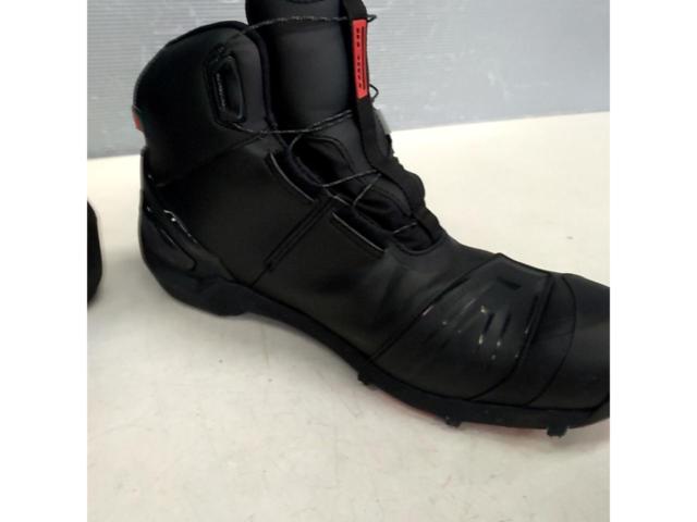 RS Taichi
RSS016
DRYMASTER
Striker
Riding shoes
Size: JP / 27.5cm