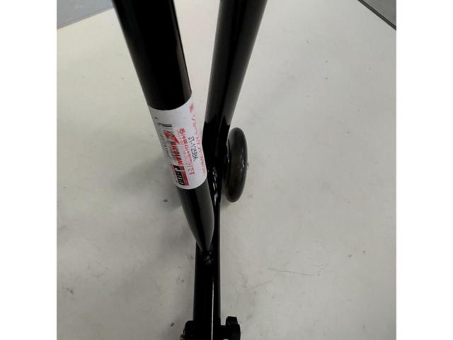 J · TRIP
JT-125BK
Short roller stand
With V-hook