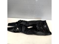 HYOD
MHI-115-K
Leather pants
Size: LW