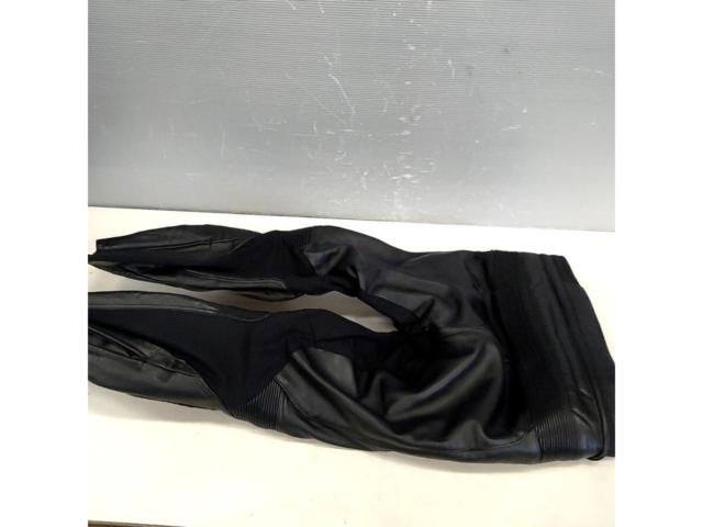 HYOD
MHI-115-K
Leather pants
Size: LW