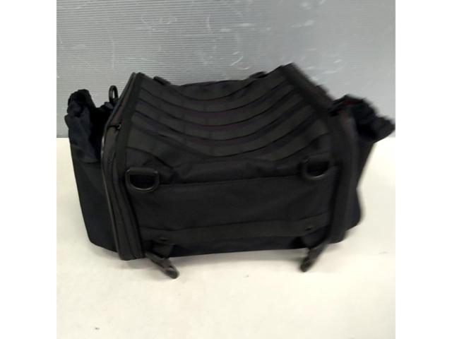 HenlyBegins
DH-717
Seatback BASIC
Size: S
Capacity: 20-26 L