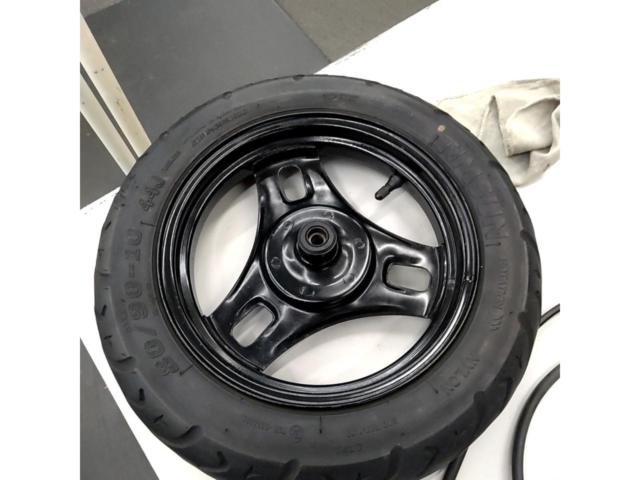 【SUZUKI】 純正フロントホイール   アドレスV50(年式不明)外し