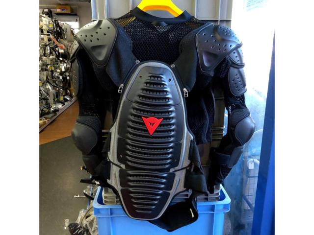 【Dainese(ダイネーゼ)】ボディプロテクター