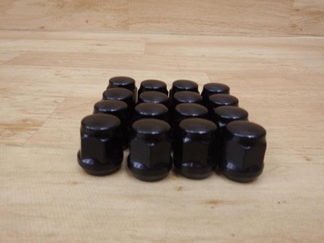 メーカー不明 ブラックホイールナット P1.5 16個 HEX:19mm