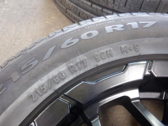 MARUKA
SERVICE (Marca Service)
M28
BULLET
+
PIRELLI (Pirelli)
PIRELLI
P8FS
SUV
※ There is no commercial tire