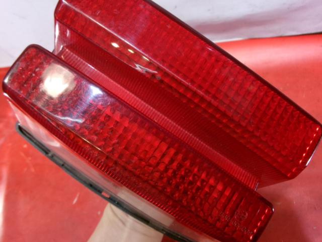 【YAMAHA】 テールランプ XJR400 4HMから取り外し