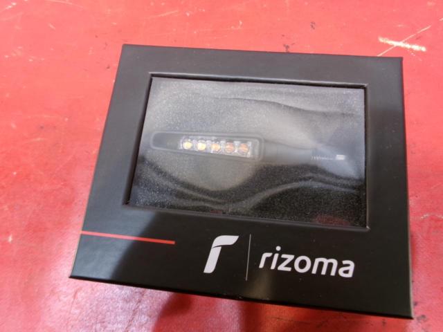 【RIZOMA】 FR130B VISION シーケンシャルウインカー ブラック 1個のみ