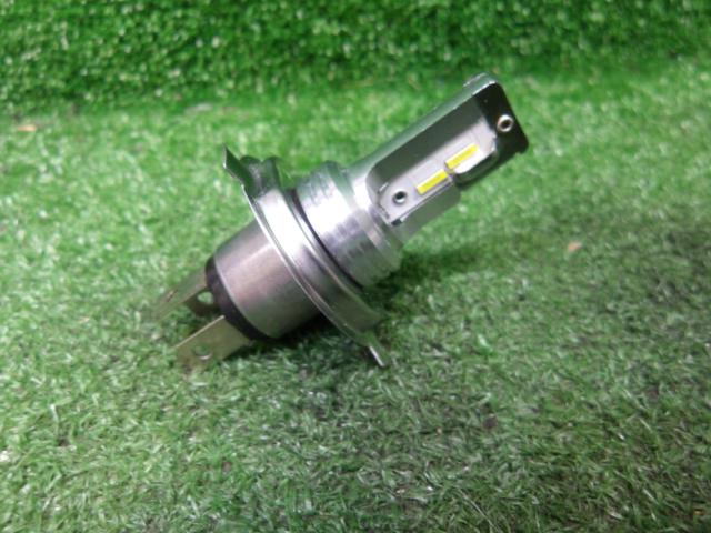 アクシスZ外し HS1【メーカー不明】LEDヘッドライトバルブ