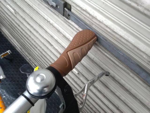MIYATA APV-4301 PAVEA 20×1.50(406)インチ外装7段変速ミニベロサイクル オレンジ