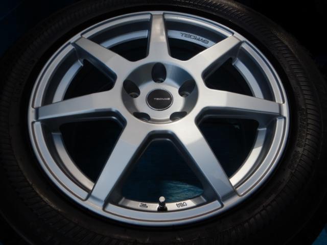 テクマグ207R  + BRIDGESTONE（ﾌﾞﾘﾁﾞｽﾄﾝ） ブリザックRFT　溝たっぷりランフラットスタッドレス付！　BMW X3（F25）、X4（F26）などに♪