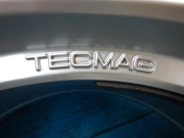 テクマグ207R  + BRIDGESTONE（ﾌﾞﾘﾁﾞｽﾄﾝ） ブリザックRFT　溝たっぷりランフラットスタッドレス付！　BMW X3（F25）、X4（F26）などに♪