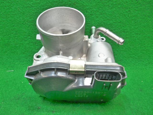トヨタ 純正 スロットルボディー 22030-23010