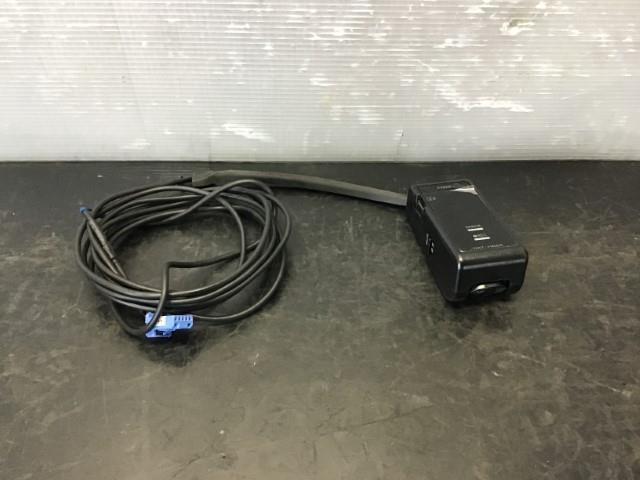  その他 電装部品（アクア） 純正パーツ その他電装系 086A4-00040