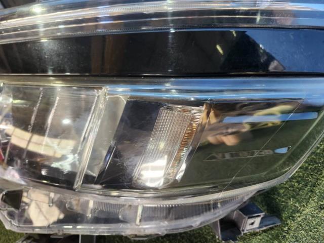 イチコ 28-229 左ヘッドランプASSY（ヴォクシー） 純正パーツ ヘッド 