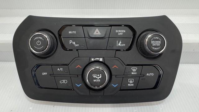  マルチモニター（ジープ レネゲード） 純正パーツ その他インダッシュモニター