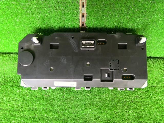  スピードメーター（デリカＤ2） 純正パーツ メーター MQ500771