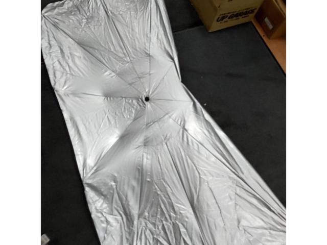 Unknown Manufacturer
Front sunshade