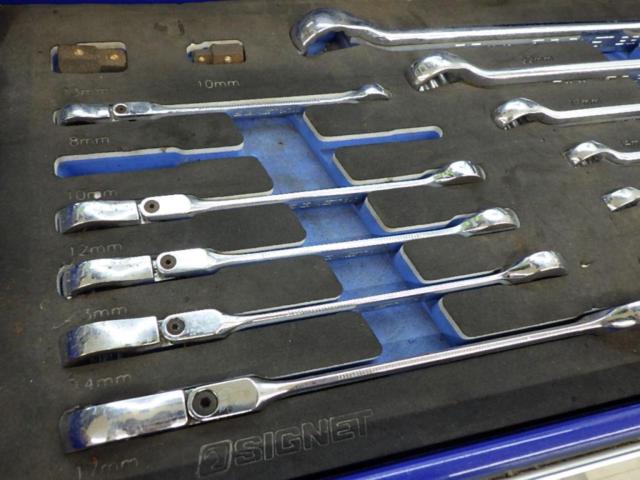 Signit Tools SIGNET 工具セット※プラスドライバー1個、10mm板ラチェ欠品 | 傷や汚れあり | アップガレージ 静岡富士店 | カー用品 ...