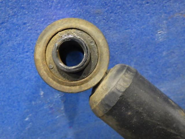74f02 Component 右Rショックアブソーバー(ワゴンR) 純正パーツ ショック 41800-74F02 | カー用品 足まわり ショックを通販で購入する | 中古 ...