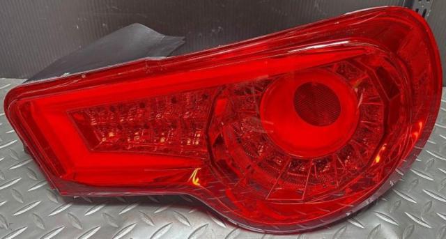 CRYSTAL EYE ไฟท้าย LED Vulcan Fiber สีแดง Type ZC6/ZN6 86/BRZ ฝั่งคนขับ/ขวาเท่านั้น