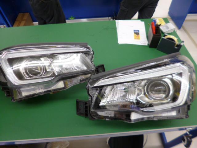Subaru SK Forester ไฟหน้าแท้ยุคต้นชุดซ้ายขวา