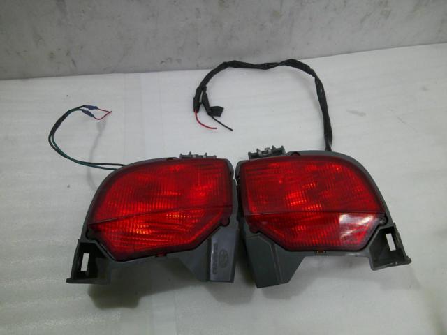 ไฟตัดหมอกหลังแท้ Subaru Legacy (X03640)