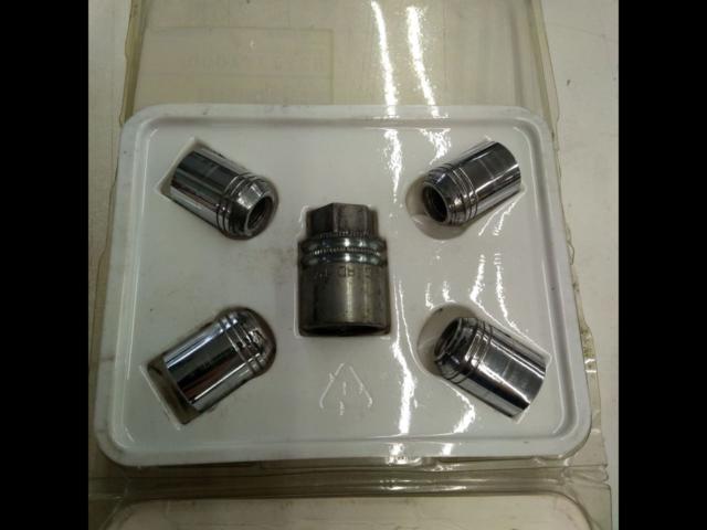 มากยิ่งขึ้น! ลดราคา! น๊อตล็อคล้อ SUBARU McGard