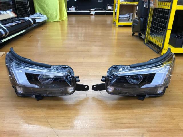 ลดราคา!! ชุดไฟหน้าแท้ Subaru Legacy Outback/BT5 ซ้ายและขวา