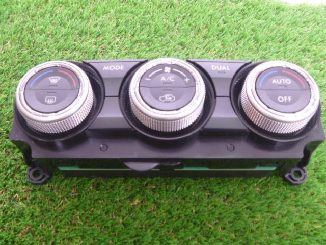 Subaru ของแท้ H26 WRX S4 DBA-VAG A/C แผงสวิตช์เครื่องปรับอากาศ 72311VA050