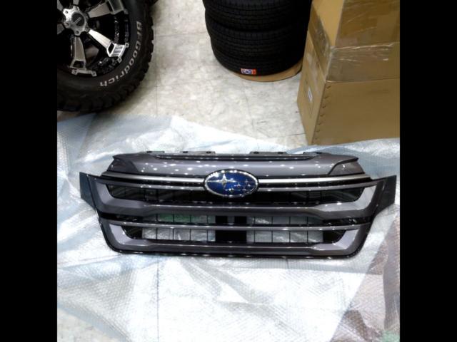 กระจังหน้าแท้ Subaru SL Forester Premium